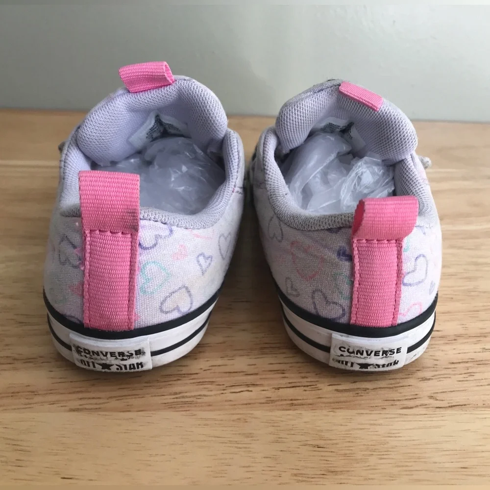 Converse giirls happy